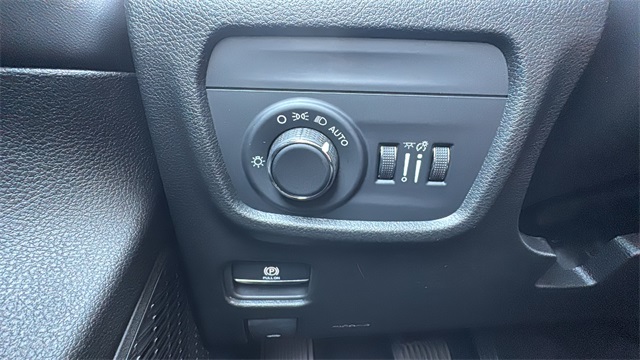 new 2025 Jeep Grand Cherokee L car, priced at $44,565