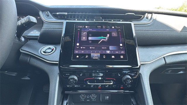 new 2025 Jeep Grand Cherokee L car, priced at $44,565
