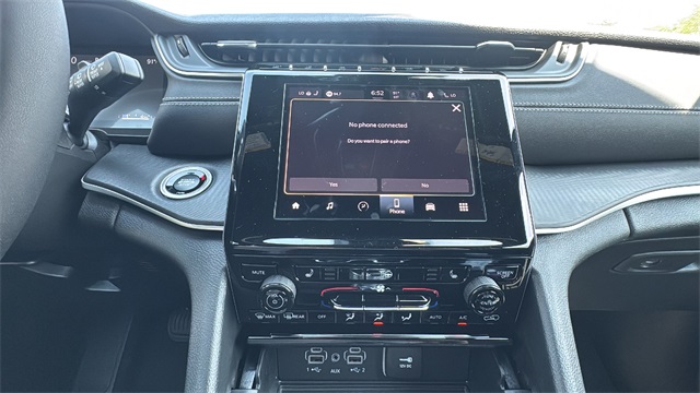 new 2025 Jeep Grand Cherokee L car, priced at $44,565