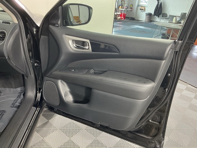 used 2020 Nissan Pathfinder car, priced at $21,270