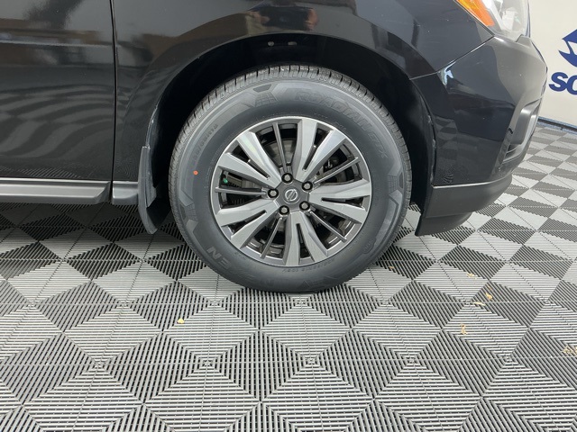 used 2020 Nissan Pathfinder car, priced at $21,270