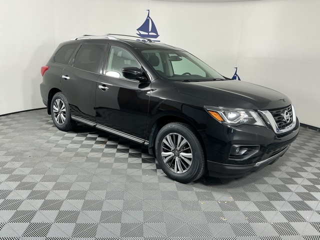 used 2020 Nissan Pathfinder car, priced at $21,270