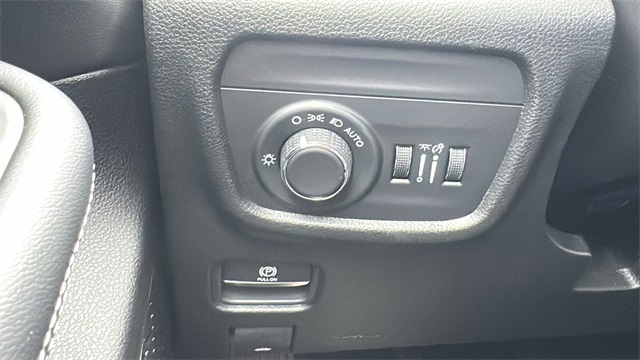 new 2025 Jeep Grand Cherokee L car, priced at $44,034