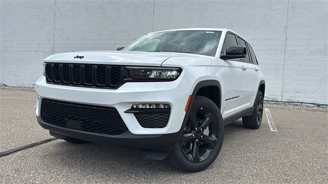 new 2025 Jeep Grand Cherokee car, priced at $48,172