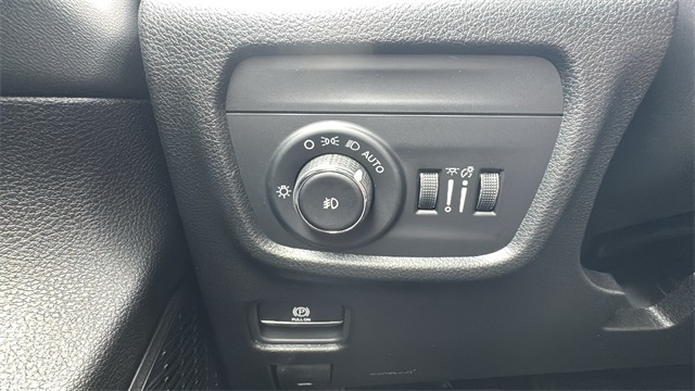 new 2025 Jeep Grand Cherokee car, priced at $48,172