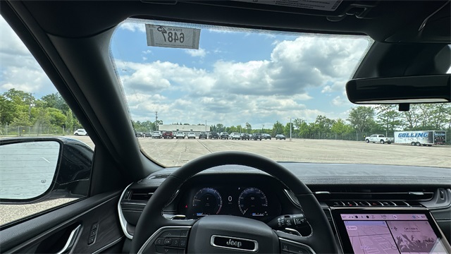 new 2025 Jeep Grand Cherokee car, priced at $48,172