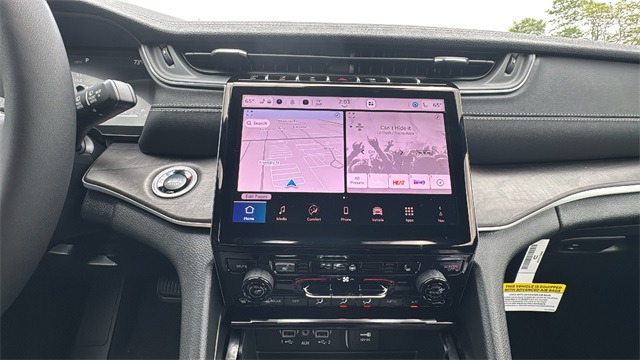 new 2025 Jeep Grand Cherokee car, priced at $48,172