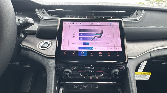 new 2025 Jeep Grand Cherokee car, priced at $48,172