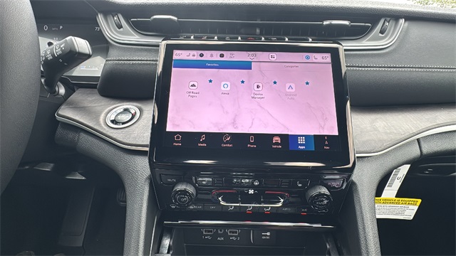 new 2025 Jeep Grand Cherokee car, priced at $48,172