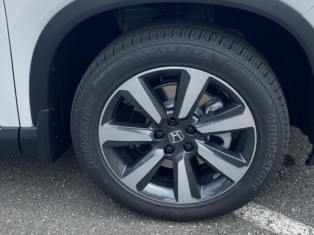 new 2025 Honda Pilot car, priced at $52,235
