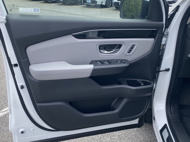new 2025 Honda Pilot car, priced at $52,235