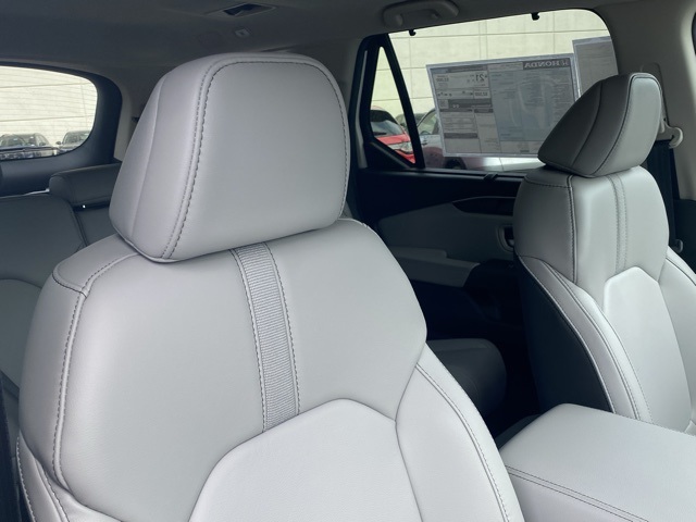 new 2025 Honda Pilot car, priced at $52,235