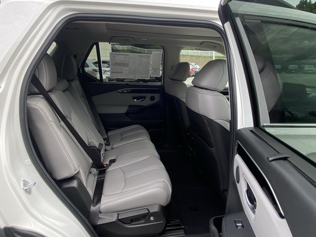 new 2025 Honda Pilot car, priced at $52,235