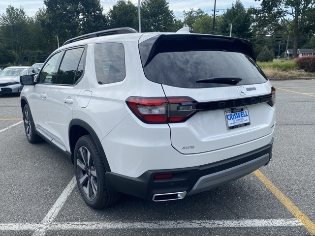 new 2025 Honda Pilot car, priced at $52,235