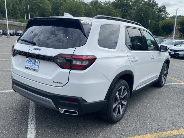 new 2025 Honda Pilot car, priced at $52,235
