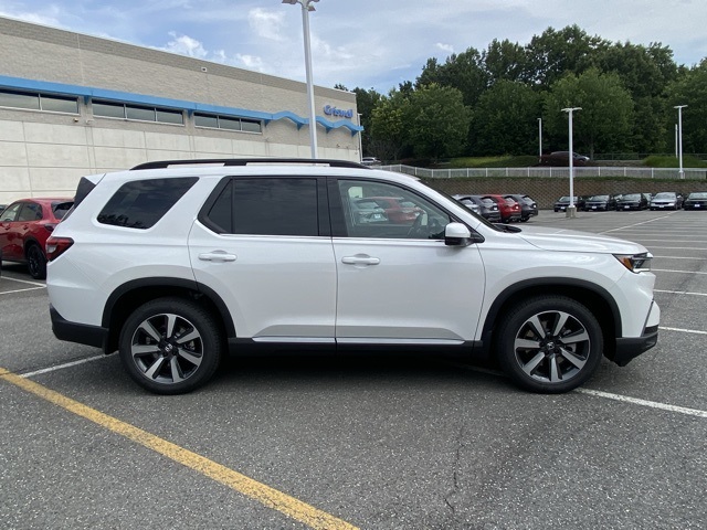 new 2025 Honda Pilot car, priced at $52,235