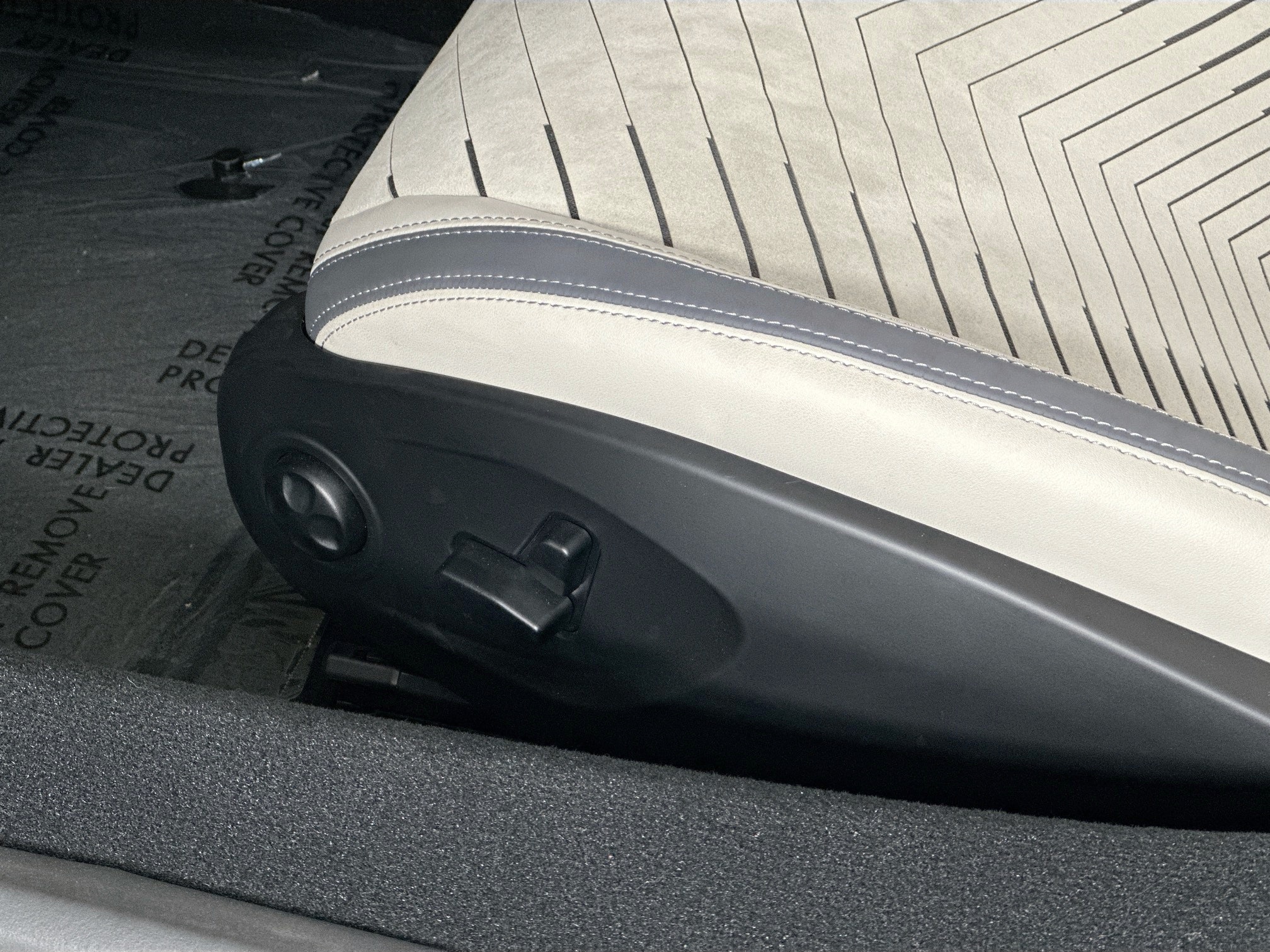 new 2023 Maserati MC20 Cielo car, priced at $264,395