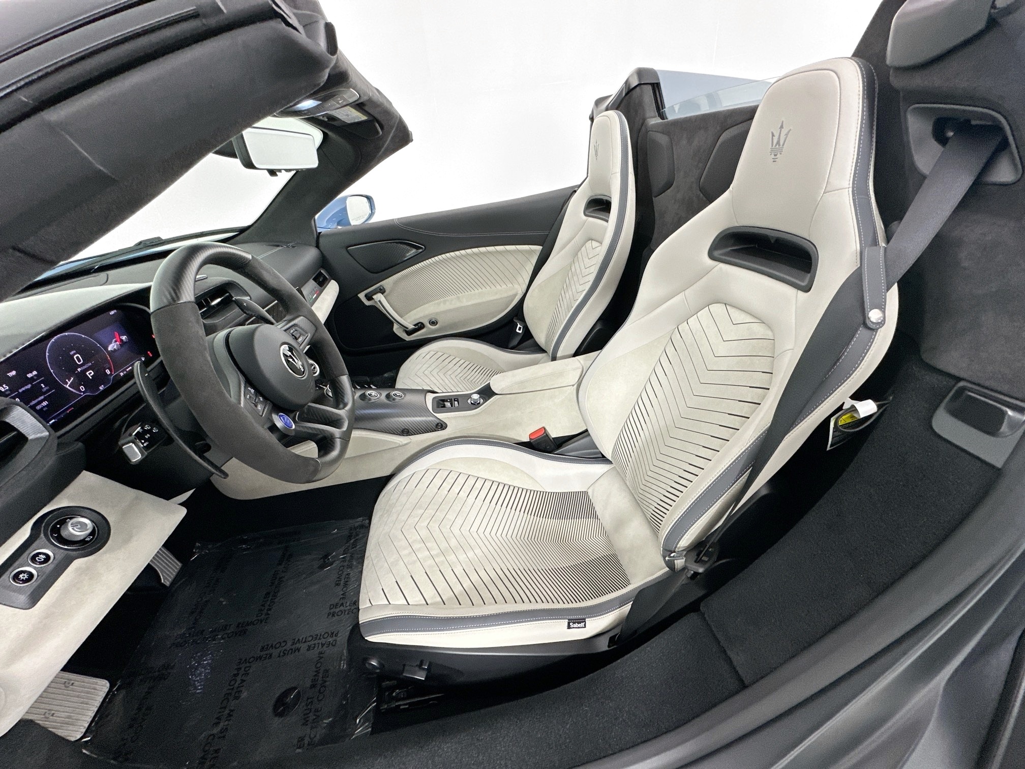 new 2023 Maserati MC20 Cielo car, priced at $264,395