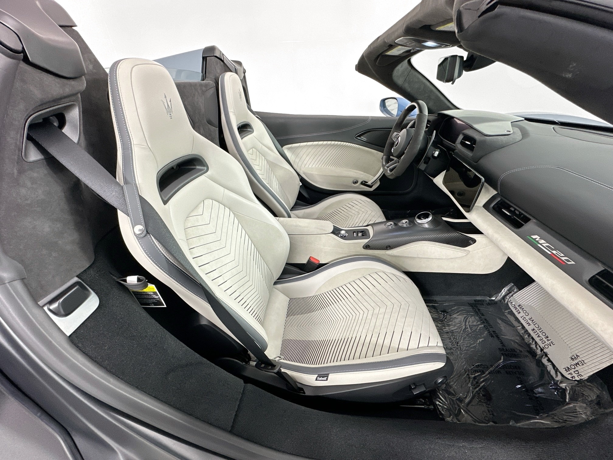 new 2023 Maserati MC20 Cielo car, priced at $264,395
