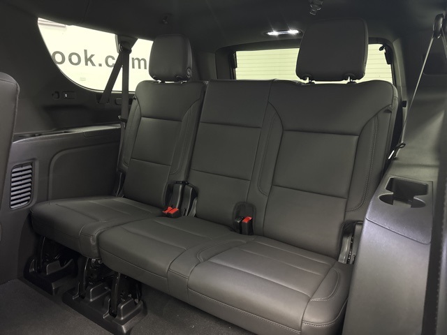 new 2025 Chevrolet Suburban car, priced at $75,325