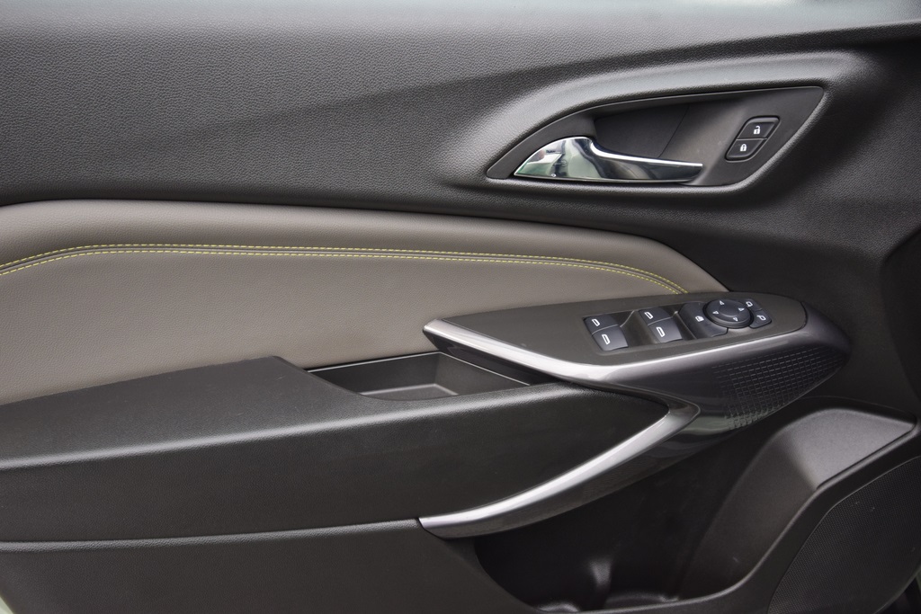 used 2025 Chevrolet Trax car, priced at $24,500