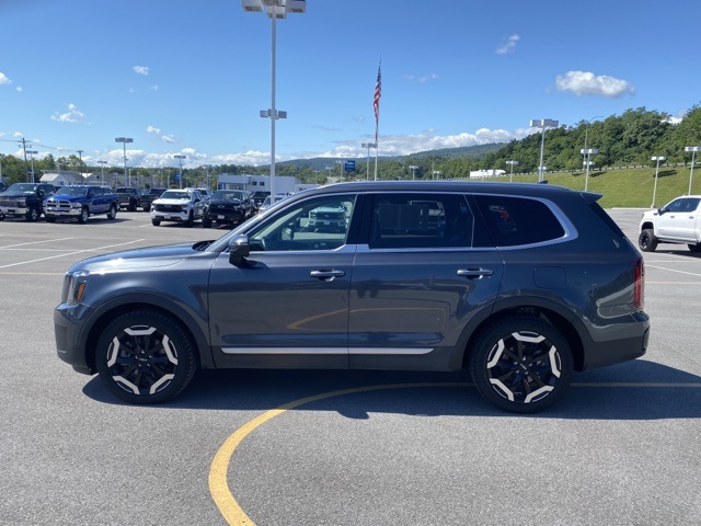 used 2023 Kia Telluride car, priced at $30,733