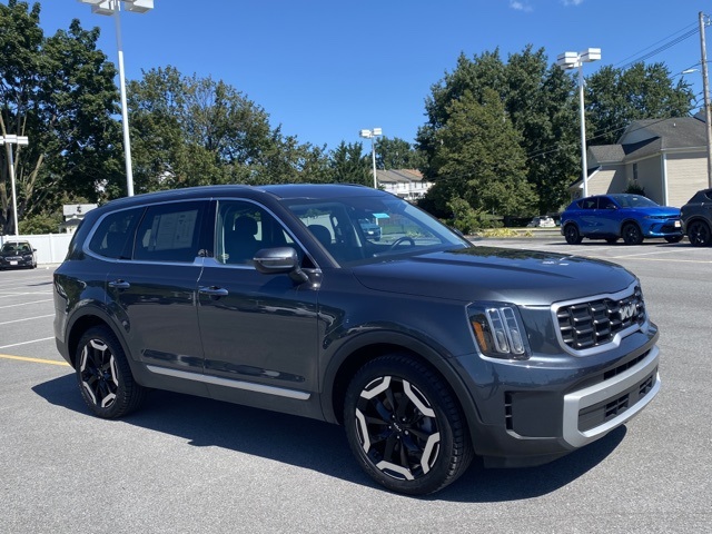 used 2023 Kia Telluride car, priced at $30,733