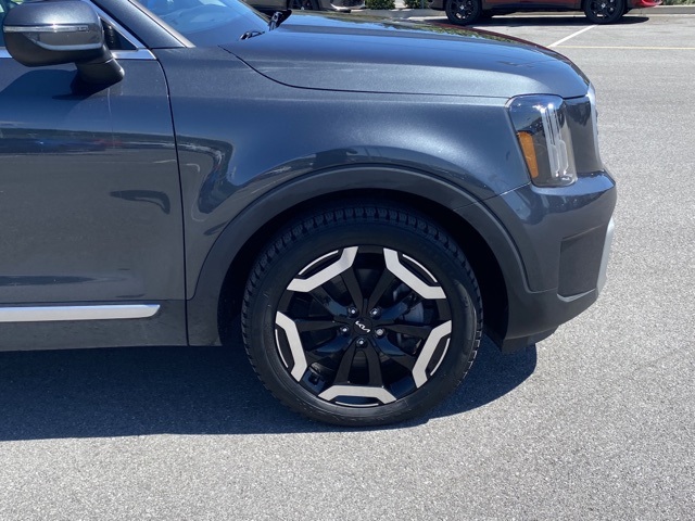 used 2023 Kia Telluride car, priced at $30,733