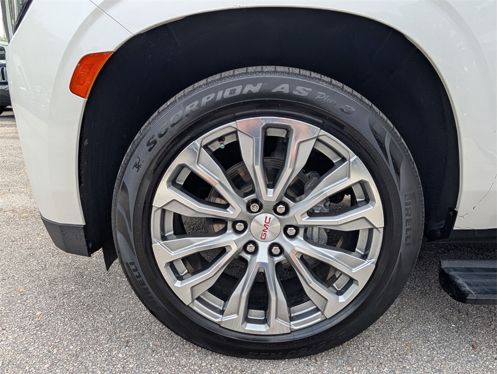 used 2021 GMC Yukon XL car, priced at $48,688