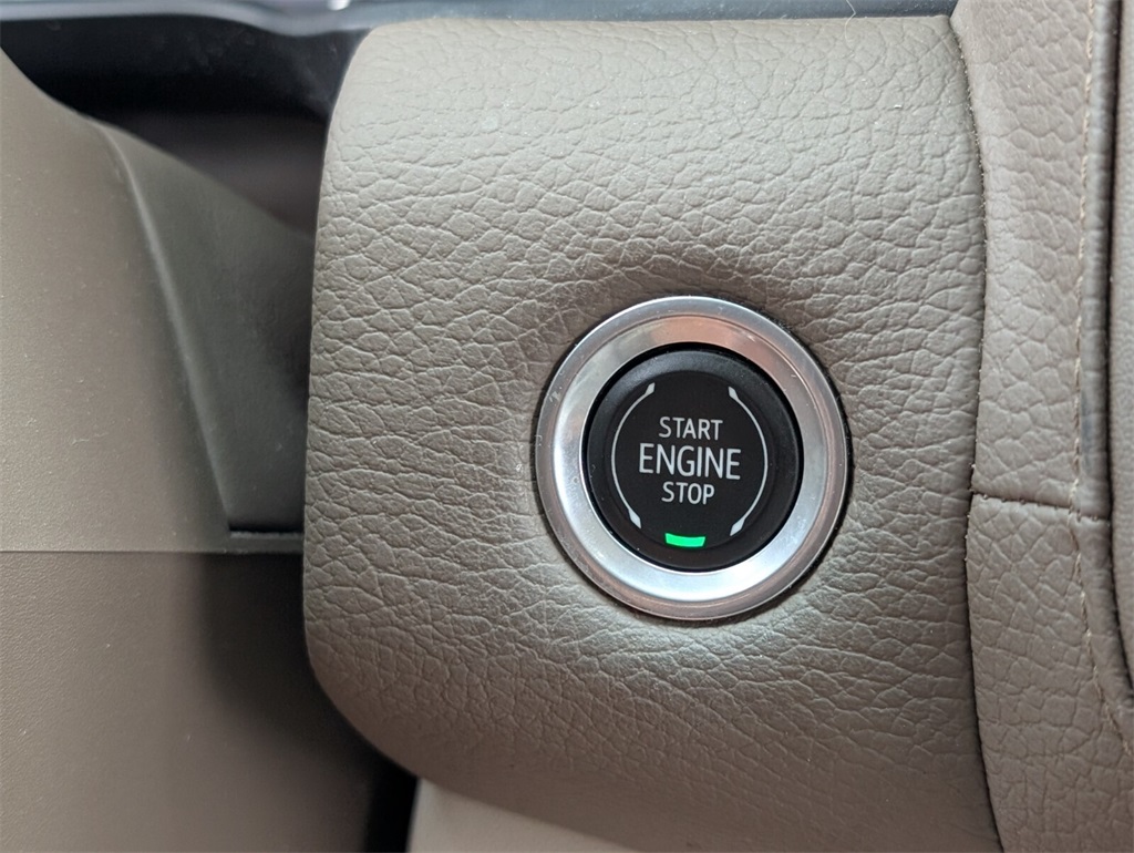 used 2021 GMC Yukon XL car, priced at $48,688