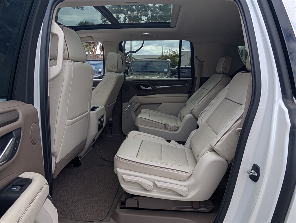 used 2021 GMC Yukon XL car, priced at $48,688