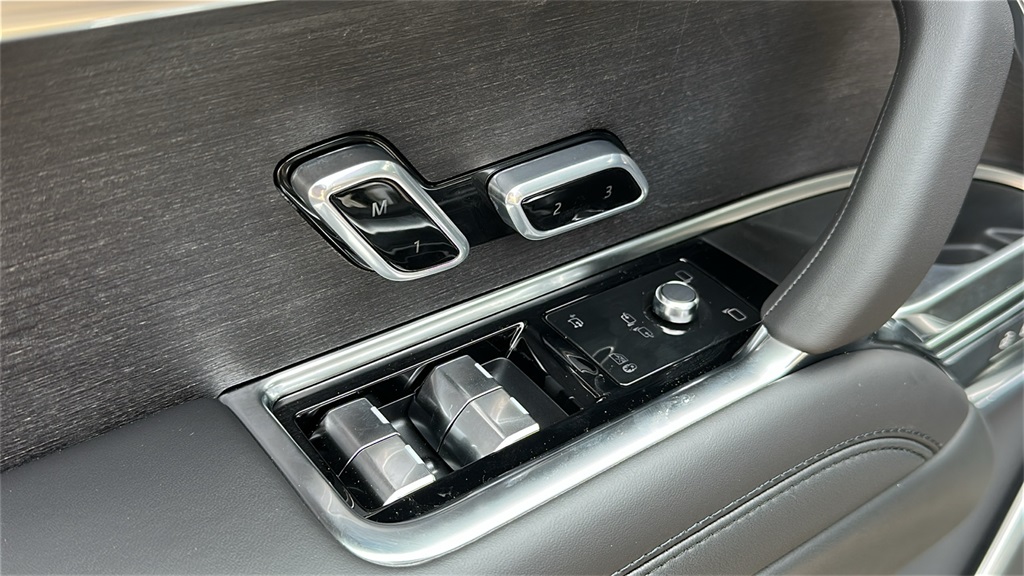 new 2025 Land Rover Range Rover car, priced at $122,505
