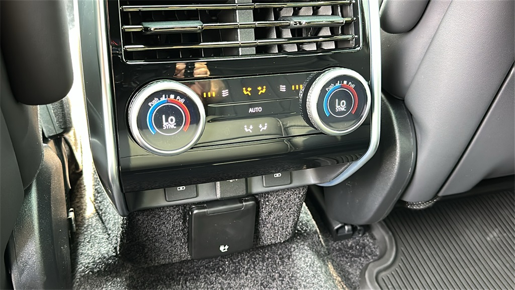 new 2025 Land Rover Range Rover car, priced at $122,505