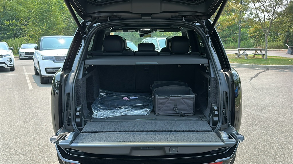 new 2025 Land Rover Range Rover car, priced at $122,505