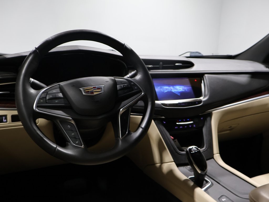 used 2017 Cadillac XT5 car, priced at $18,500