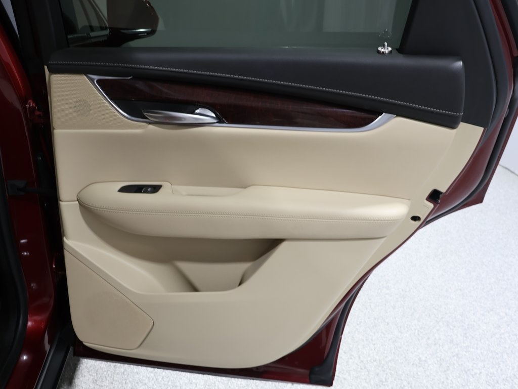 used 2017 Cadillac XT5 car, priced at $18,500