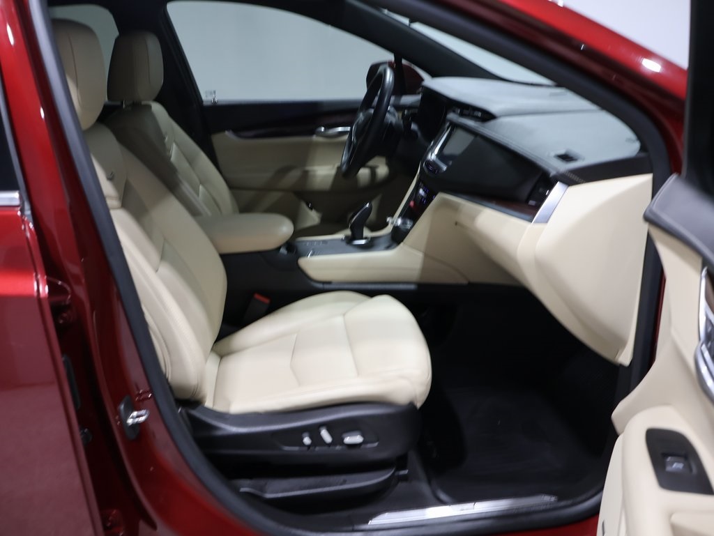used 2017 Cadillac XT5 car, priced at $18,500