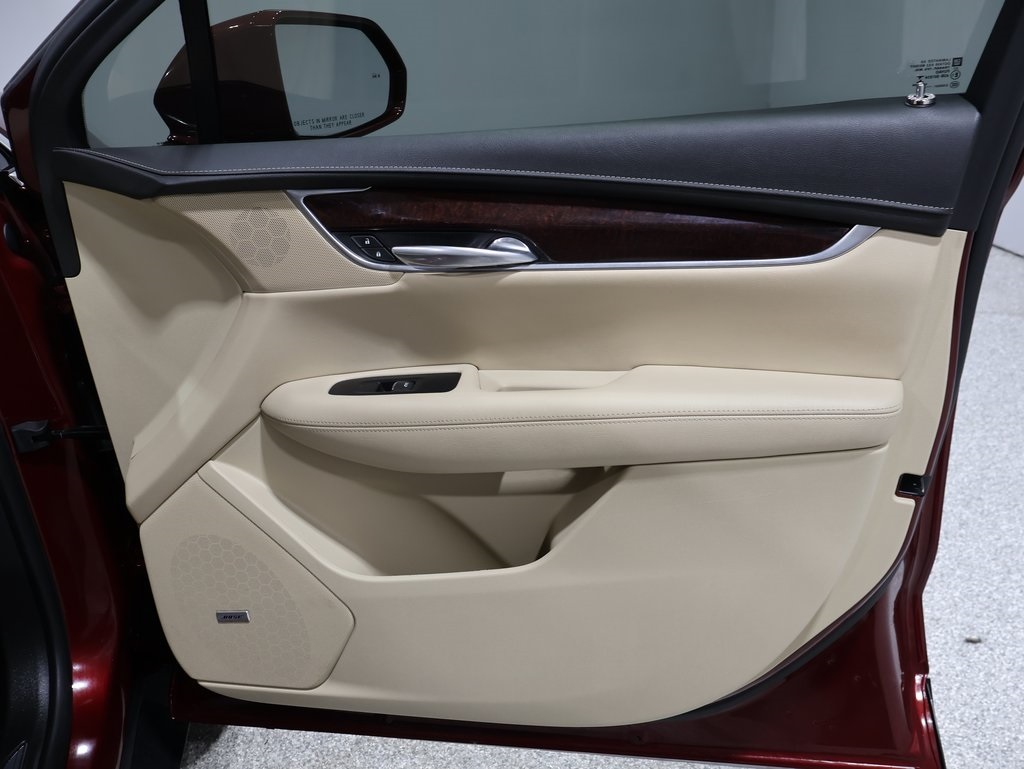 used 2017 Cadillac XT5 car, priced at $18,500