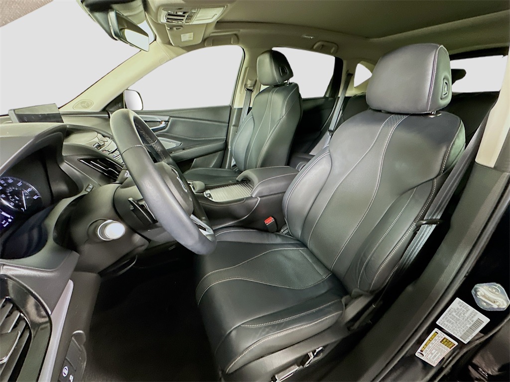 used 2023 Acura RDX car, priced at $37,999
