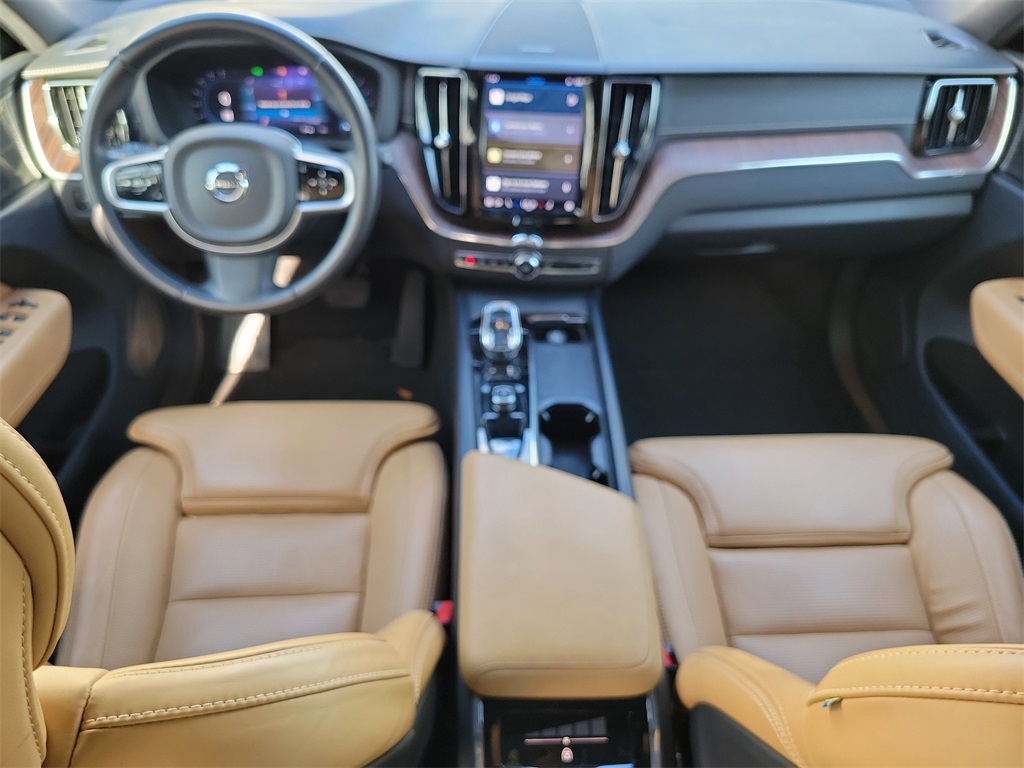 used 2022 Volvo XC60 car