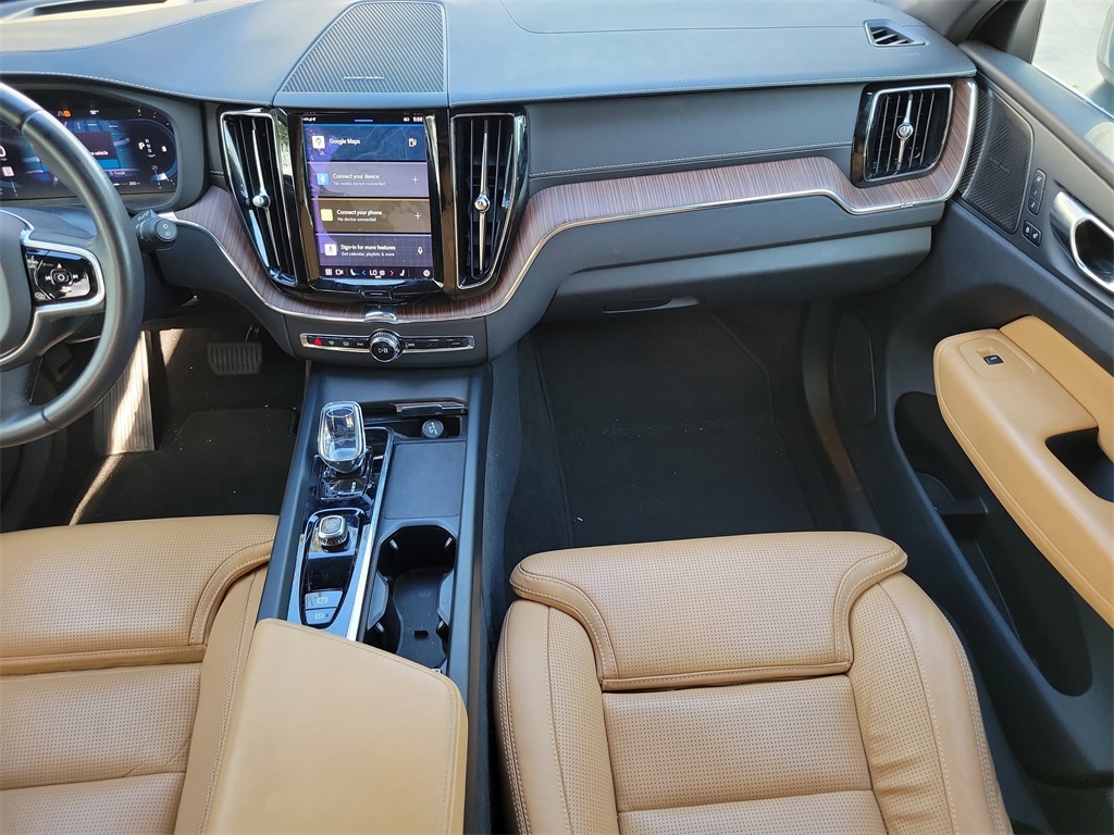 used 2022 Volvo XC60 car