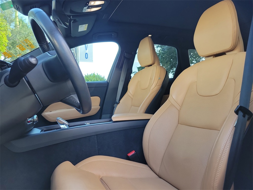 used 2022 Volvo XC60 car