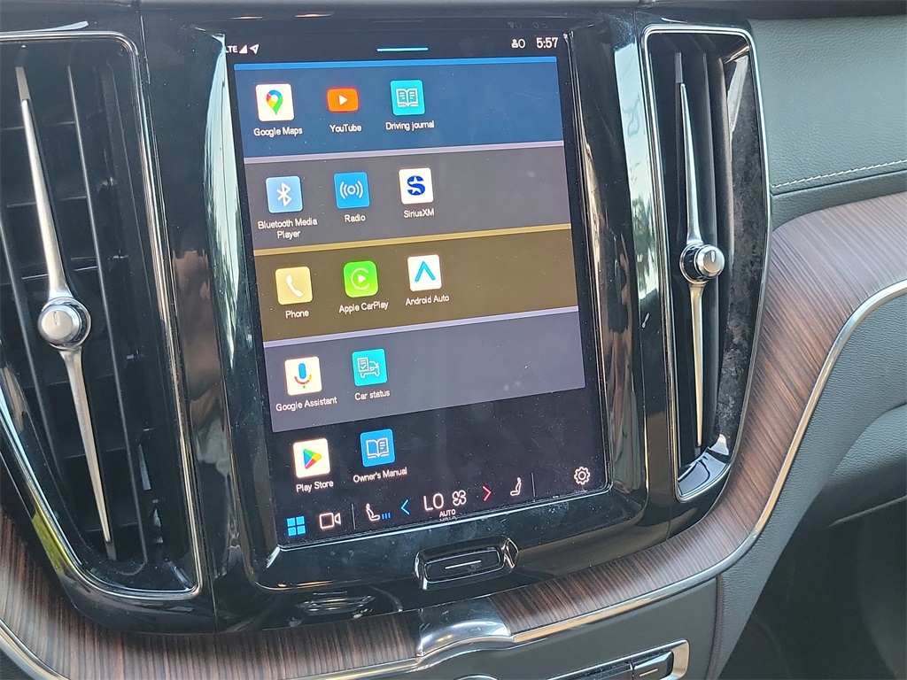 used 2022 Volvo XC60 car