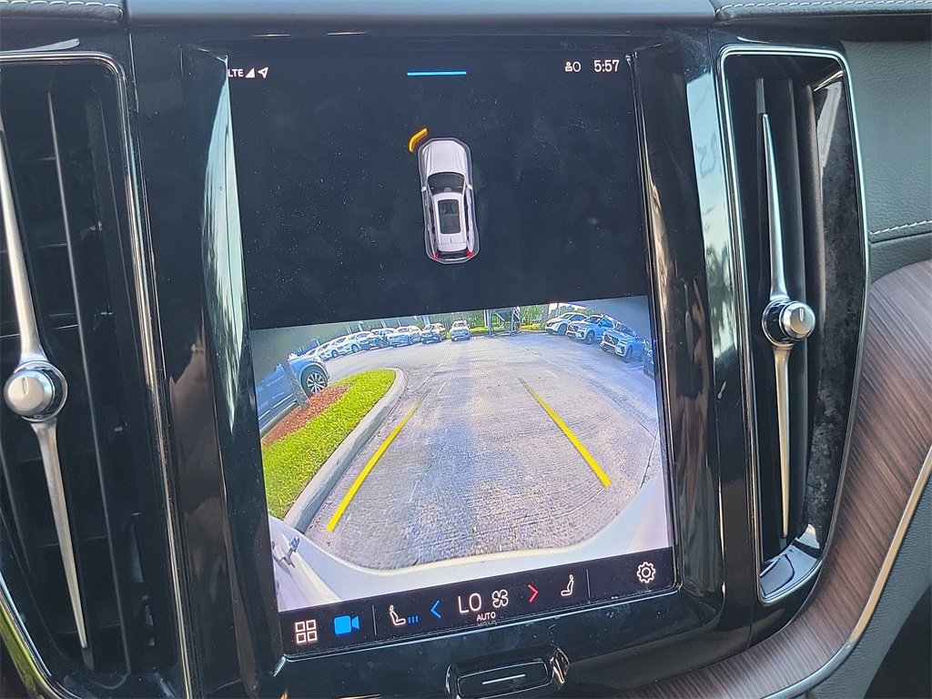 used 2022 Volvo XC60 car