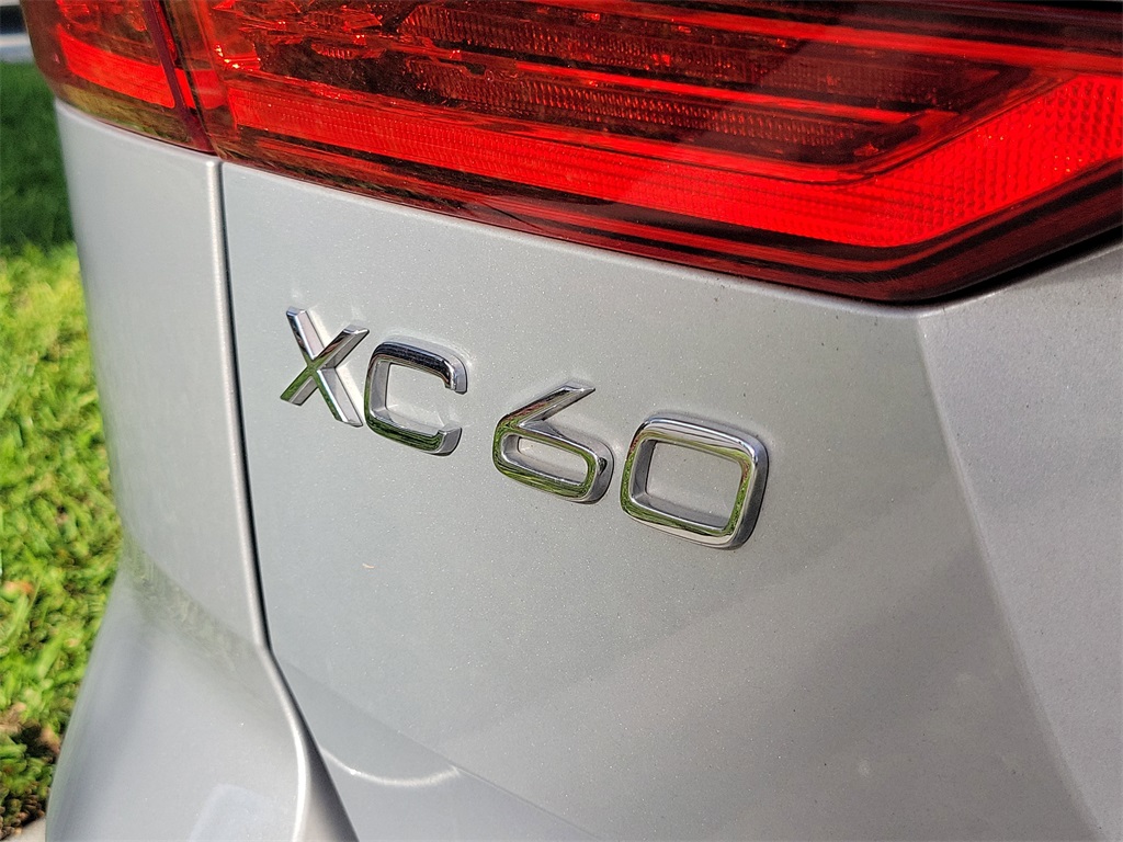 used 2022 Volvo XC60 car