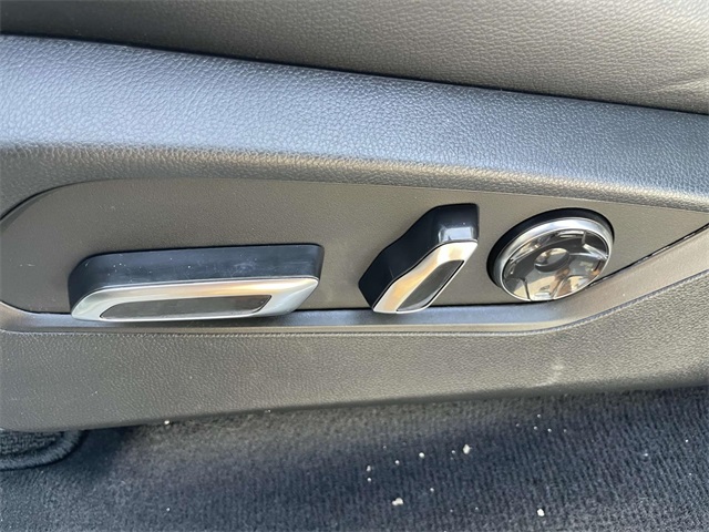 used 2023 Acura MDX car, priced at $37,376