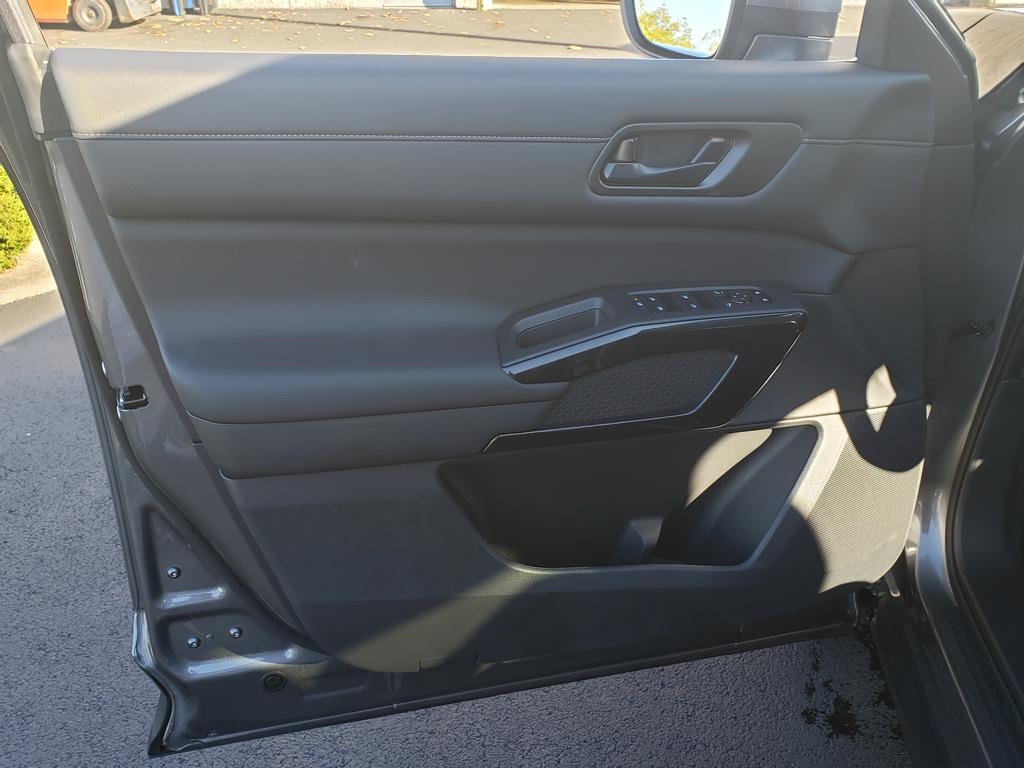 new 2025 Nissan Pathfinder car, priced at $34,887