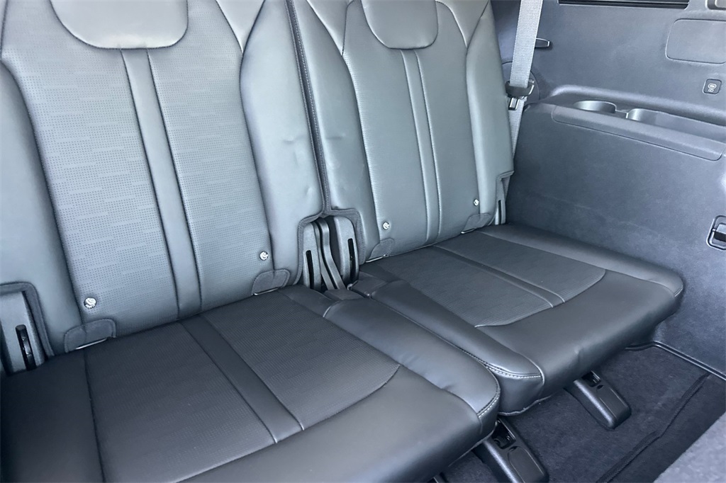 new 2025 Kia Sorento car, priced at $37,374