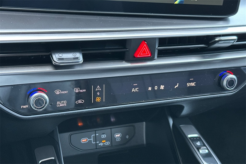 new 2025 Kia Sorento car, priced at $37,374