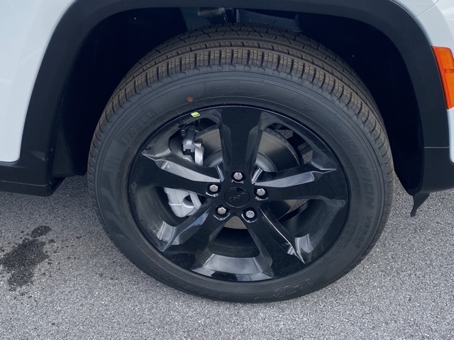 new 2025 Jeep Grand Cherokee car, priced at $43,662